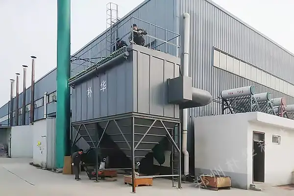 脉冲布袋除尘设备安装在客户厂区